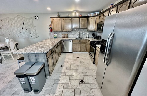 Cape May - Wildwood Condo | BEACH BLOCK, 100 steps to BOARDWALK and SAND, Sleeps 10