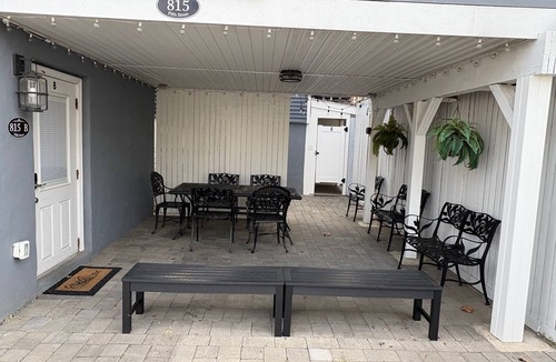 North End Condo | Beach Block Gem! 3BR 2BA Newly Renovated & Sleeps 8! Includes parking!