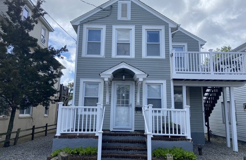 Ortley Beach Apartment | Beach Block, Renovated 2 bdrm, sleep 6, 2nd Flr unit Parking and 4 beach badges
