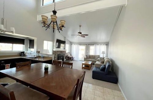 Sea Isle City House | BEACH BLOCK TOWNHOUSE WITH OCEAN AND SUNRISE VIEWS in a Superb Location