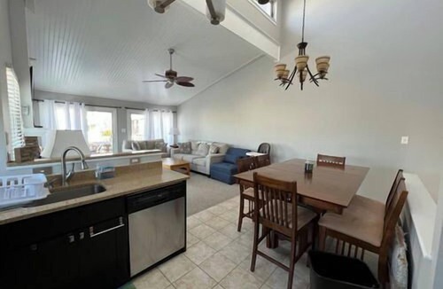 Sea Isle City House | BEACH BLOCK TOWNHOUSE WITH OCEAN AND SUNRISE VIEWS in a Superb Location