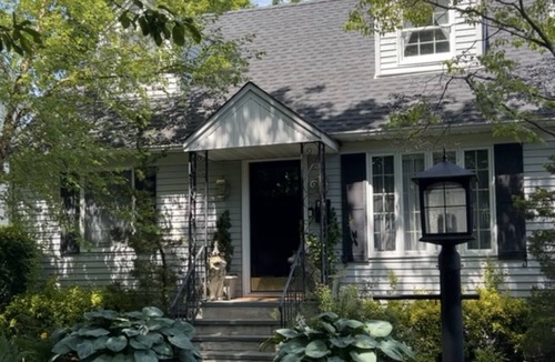 Bayville Cottage | Beach house cottage steps to private beach in the heart of Bayville