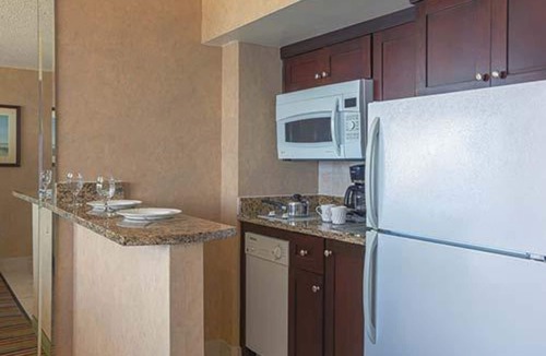 Northeast Virginia Beach Resort | Beach Quarters with a nice Ocean Front Balcony
