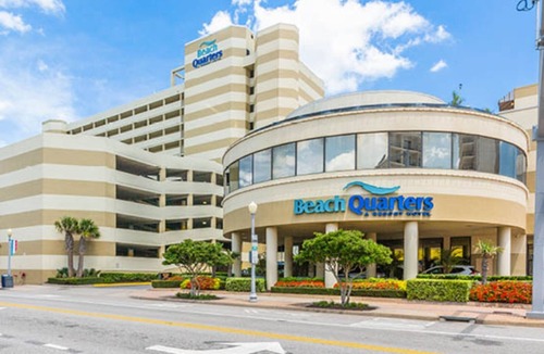 Northeast Virginia Beach Resort | Beach Quarters with a nice Ocean Front Balcony