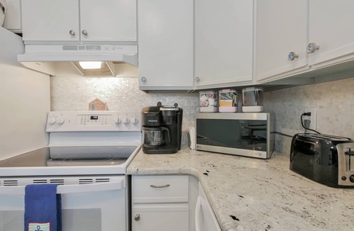 South End Condo | BeachBlockParadise=ParkSpot~Also See BeachBlockSeaEscape. VRBO#3830716