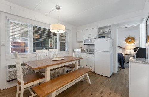 Avalon Apartment | Beachcomber Resort