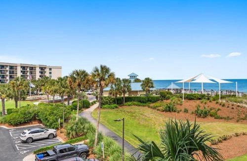 Litchfield by the Sea House | Beachfront Getaway Luxurious 3BR with Ocean Views