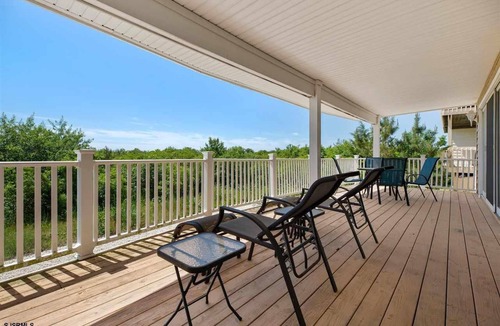 Southend Condo | BEACHFRONT LARGE SOUTHEND 3 BEDROOM 2 BATH CONDO