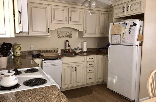 Holgate House | Beachy cape cod perfect for families