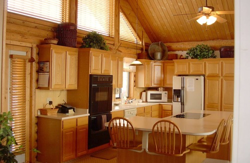 St. Charles Cabin | Bear Lake Lodge-Full Log Cabin w/Gorgeous Views of Bear Lake on 3 acres