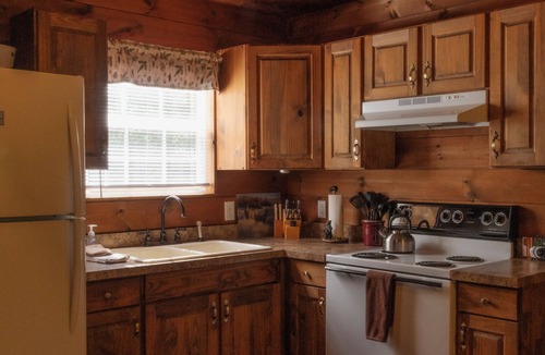 Sabinsville Cabin | Bear Run – Cozy Rustic Cabin with Modern Comforts