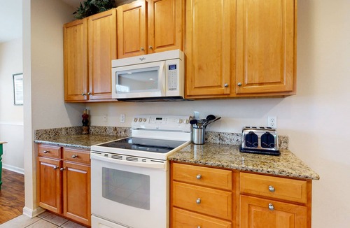 Ocean View House | Bear Trap Dunes end townhouse w/pool table, shared pools and fitness room
