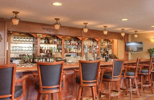 Cresco Apartment | Beautiful 1 bedroom unit at resort, sleeps 4