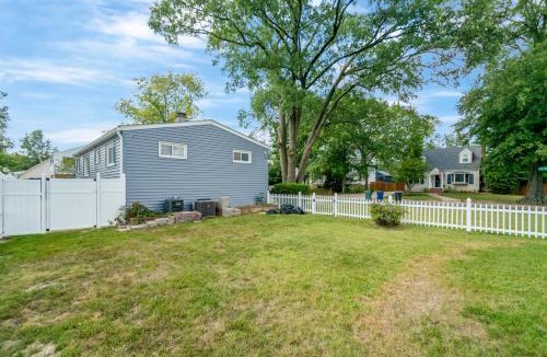 Alexandria West House | Beautiful 2 bedroom 1 bath Unit