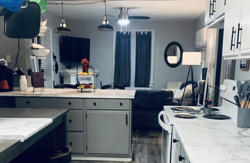 Derrick City Apartment | Beautiful 2 bedroom spacious upper apartment with private driveway , fast Wi-Fi