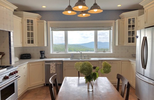 Stamford House | Beautiful Barn Estate: 5 bdrms 5 bathrooms, fireplaces, views & more