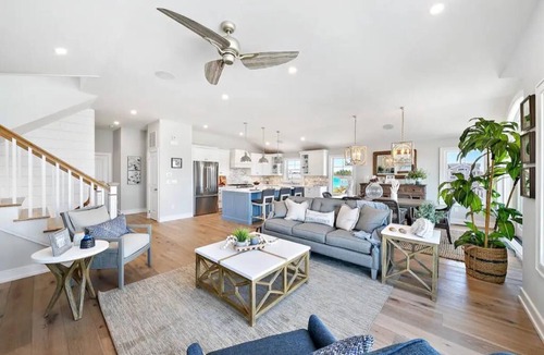 Holgate Apartment | Beautiful Bay Views with gorgeous sunsets. 5 Bdr