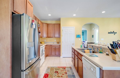 The Commons House | Beautiful Bayside Resort Townhouse w/Free WiFi, Private Washer/Dryer, & Patio