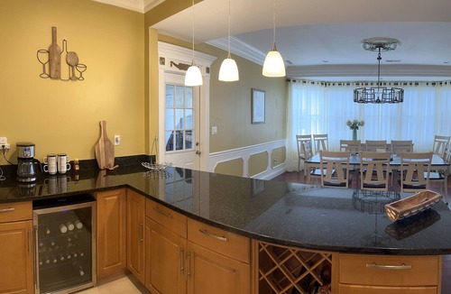 Ventnor City House | Beautiful Beach Block House in Ventnor with 3 wrap around decks and ocean views