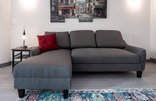 Central Business District Condo | Beautiful Condo-Heart of Business District 601
