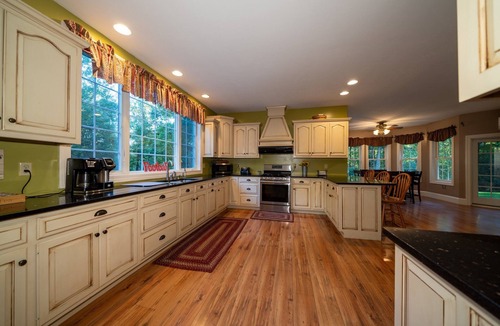 Howard House | Beautiful mountain getaway near Penn State University!
