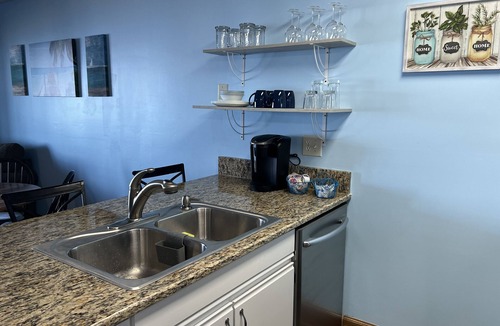 Port Clinton Condo | Beautiful Port Clinton Condo with Lake View! Short Walk to the Jet Express!