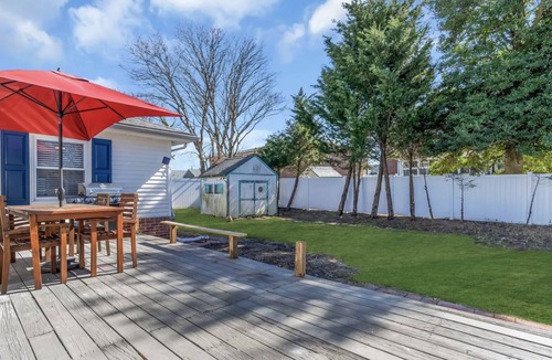 Long Branch House | BEAUTIFUL REMODEL 4+ BEDROOM HOME - 1 BLOCK TO THE BEACH!
