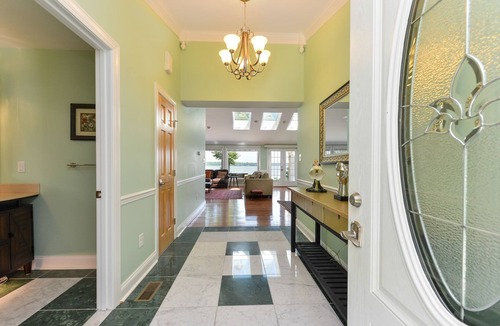 Elkton House | Beautiful Riverfront Home. With dock, kayaks, paddle board. Magnificent views.