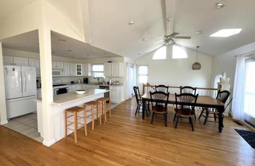 Surf City House | Beautiful Surf City Vacation Home - 1 From The Ocean!