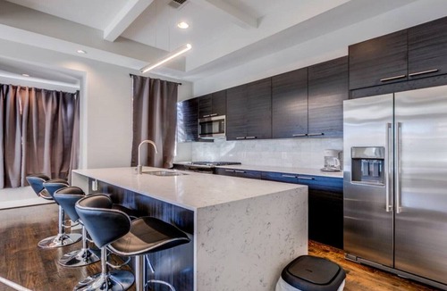 Capitol Hill Condo | Beautiful Well Located 3BR Condo For 3 International Students and/or Interns.