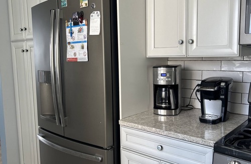 Southend House | Beautifully decorated, newly remodeled home only steps away from the beach.