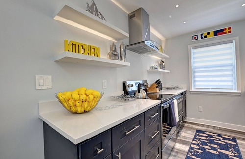 Clearwater House | Beautifully Renovated 3 Bedroom Home in Clearwater Community! WIFI, Community Pool, Tennis Court, and 2 miles to the beach!