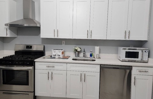 East Orange House | Beauty in the Heart of the City: Stunning 5BR Retreat Near NYC!