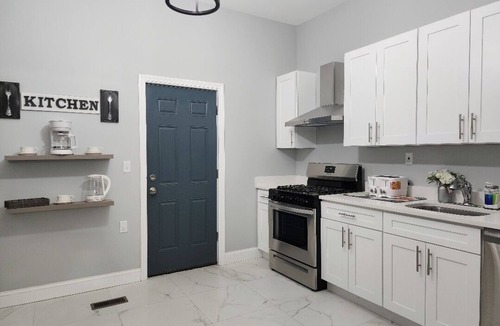 East Orange House | Beauty in the Heart of the City: Stunning 5BR Retreat Near NYC!