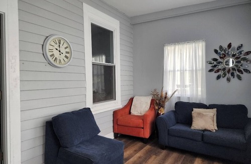 East Orange House | Beauty in the Heart of the City: Stunning 5BR Retreat Near NYC!