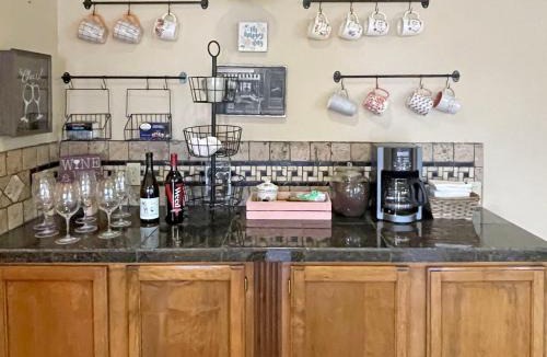 Beaver Shores House | Beaver Lake Getaway