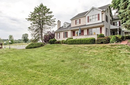 Elizabethtown Bed & Breakfast | Bed and breakfast ∙ 4 guests