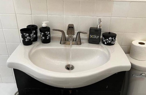 Weequahic Bed & Breakfast | Bed and breakfast ∙ 2 guests