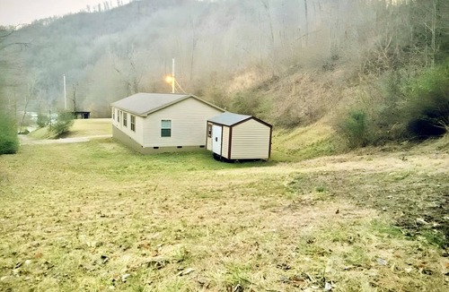 Red Jacket House | Benchmark Hideout L.L.C
