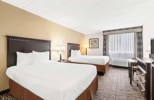 Hazlet Hotel | Best Western Hazlet Inn