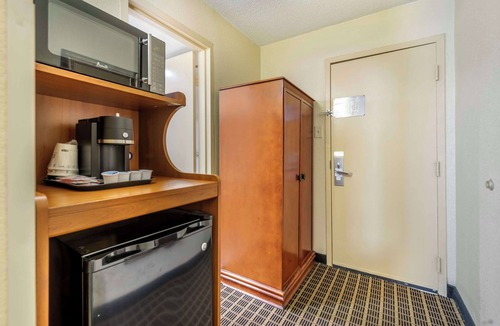 Bridgeport Hotel | Best Western Plus Bridgeport Inn