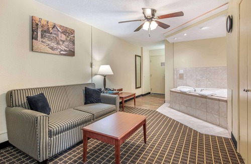 Bridgeport Hotel | Best Western Plus Bridgeport Inn