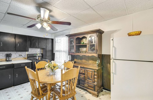 Fountain Hill House | Bethlehem Home w/Patio & Amazing Sunset Views!