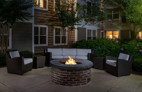 Fairfax Hotel | Better Choice for your Vacation! 3 Modern Units, Close to Stringfellow Park