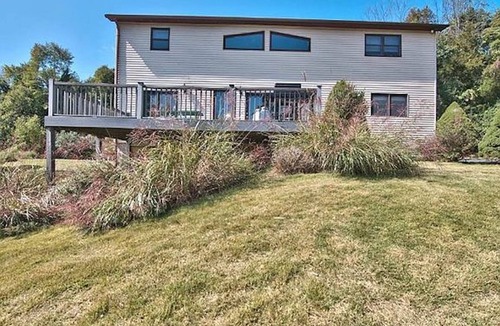 Saylorsburg House | Big and Spacious 4 bed, 4 bath near Camelback. HOT TUB, PRIVATE OUTDOOR POOL