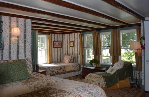 Tilghman Bed & Breakfast | Black Walnut Point Inn