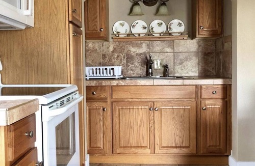 Austintown Apartment | Blue Shutters Inn
