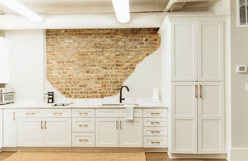 Maryville Apartment | Blue Suede Shoes Suite