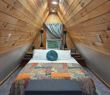 Mount Jackson House | Bluebird Cabin - Cozy A-Frame Retreat