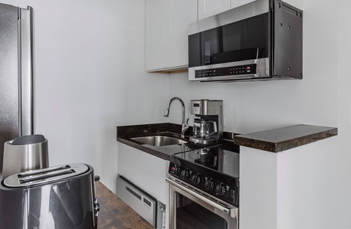 Lincoln Square Apartment | Blueground | Upper West Side, fitness center, nr Central Park